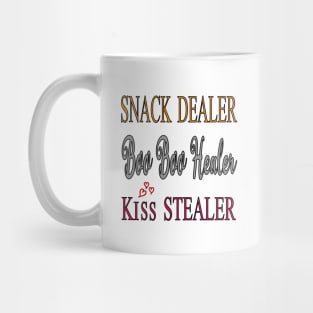 Snack Dealer Boo Boo Healer Kiss Stealer / Divertido mamá Camiseta / Mamá Camisa / Regalo del Día de las Madres / Camisa divertida mamá / Linda mamá camisa Mug